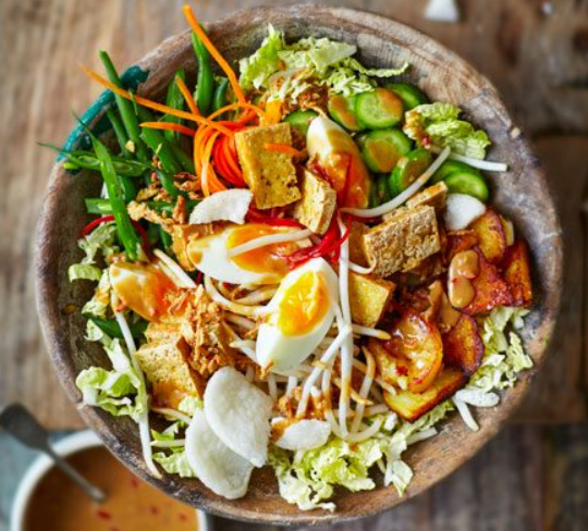 Gado-Gado: Kelezatan Salad Khas Indonesia yang Kaya Rasa